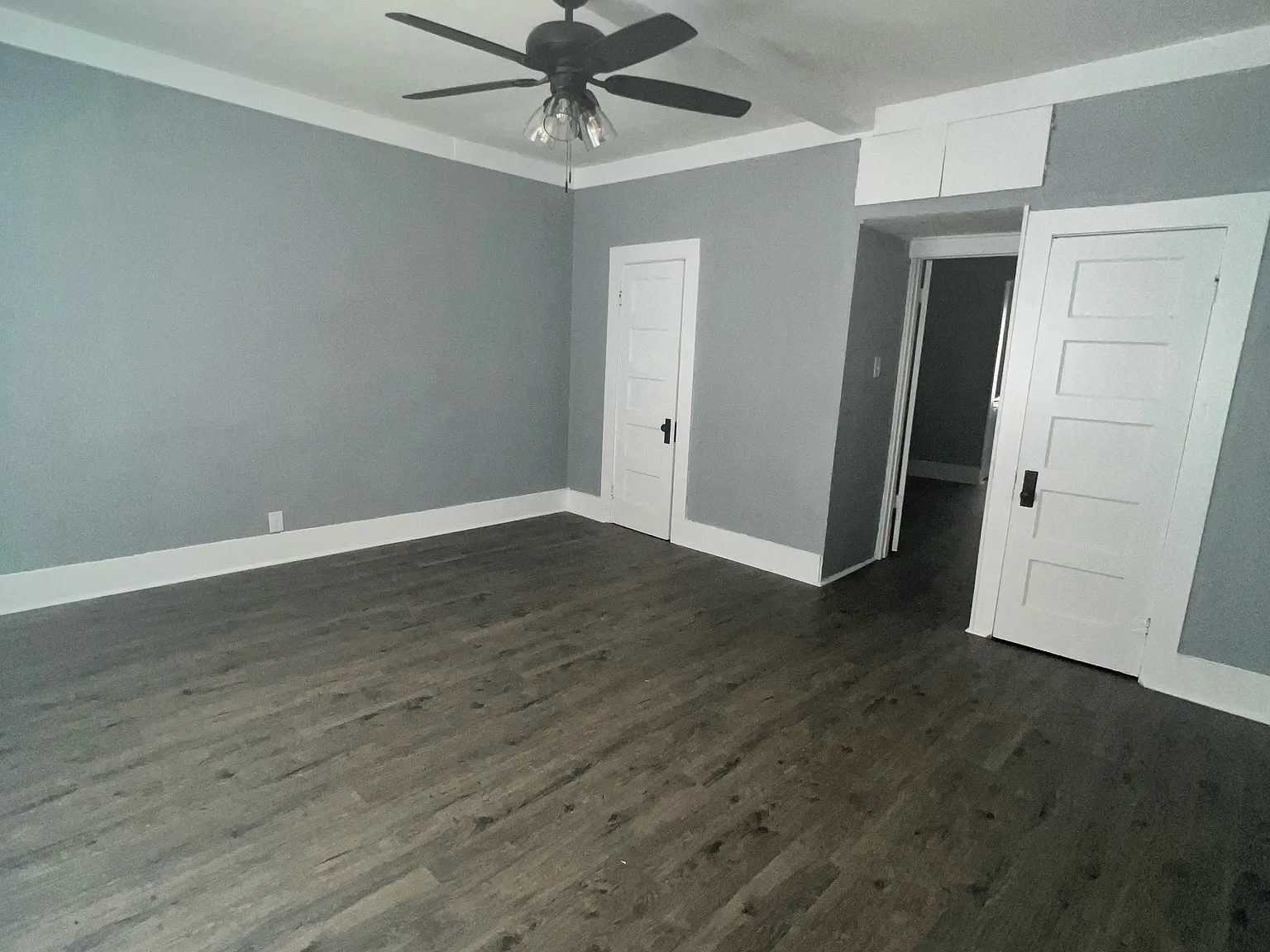 732 W Richard — Photo 2