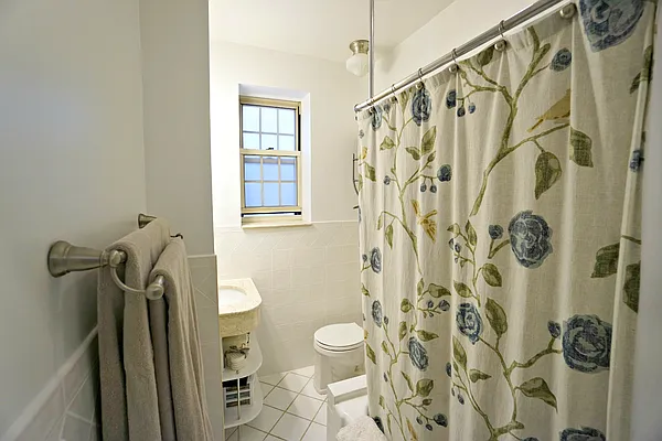 Sold by Anna Pinto Realty | media 14