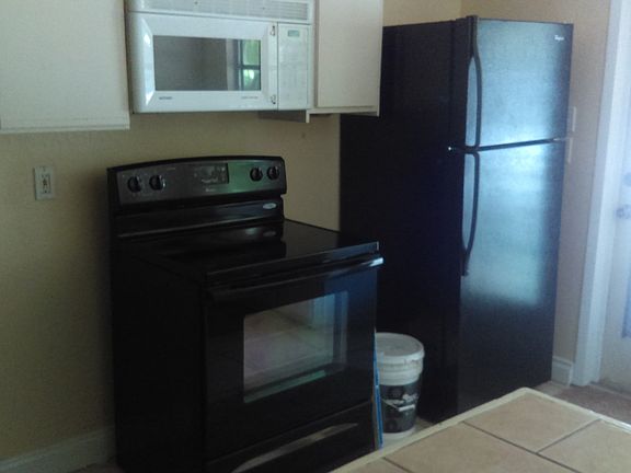 3rd image of 4601 Mlk St N APT 2