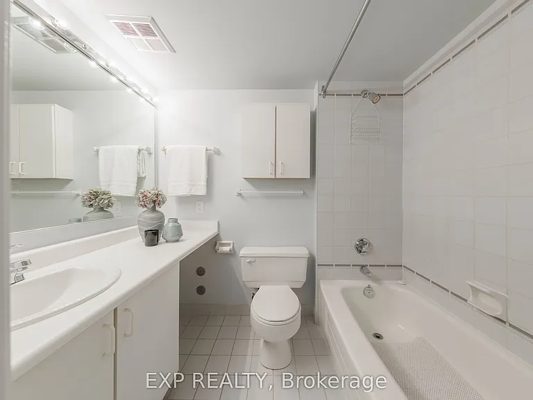 25 Dundonald St — Photo 12