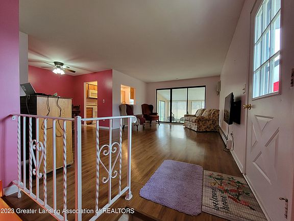 5th image of 490 Red Cedar Blvd