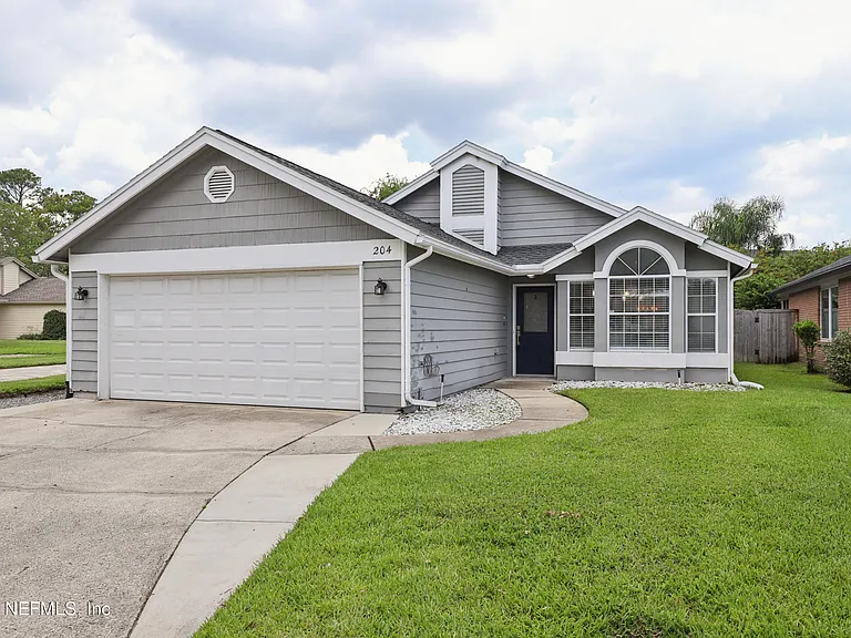 204 Crosstern Ct — Photo 1