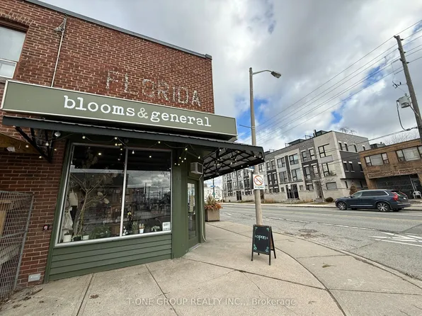 418 Royal York Rd Unit 2, Toronto, ON M8Y 2R9