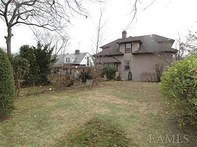 5th image of 64 Sherwood Dr