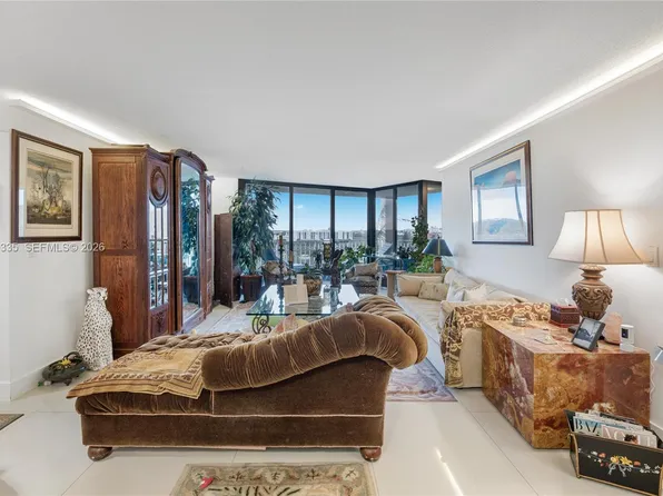 1000 Quayside Ter APT 1107, Miami, FL 33138