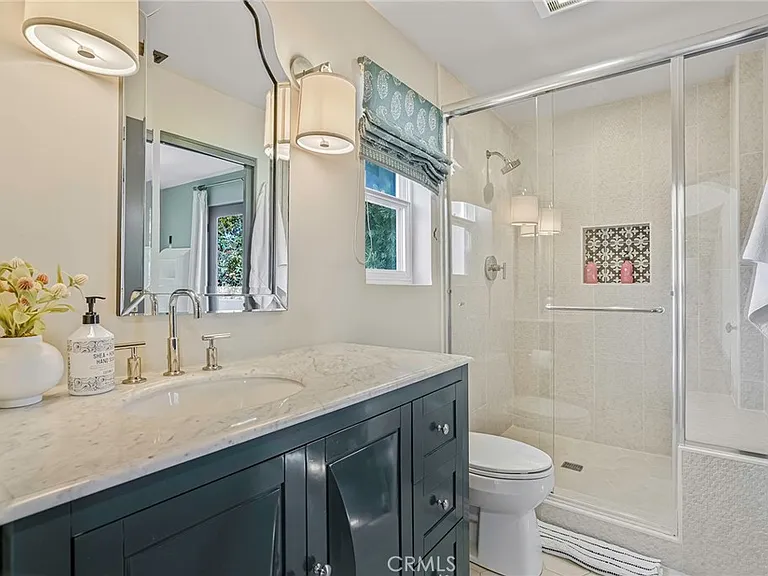 2200 Walnut Ave — Photo 13