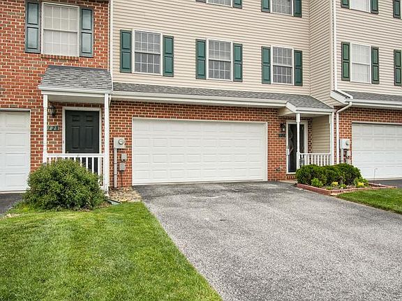3rd image of 126 Country Ridge Dr