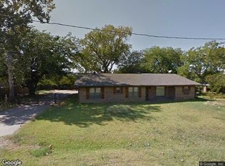 900 N Prairie St, Pilot Point, TX 76258