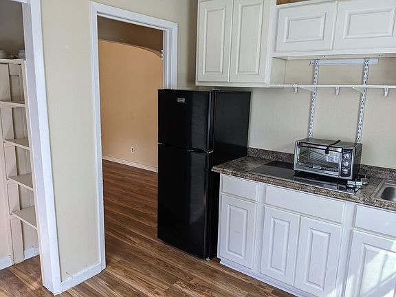 4th image of 6013 Hugo Dr #B
