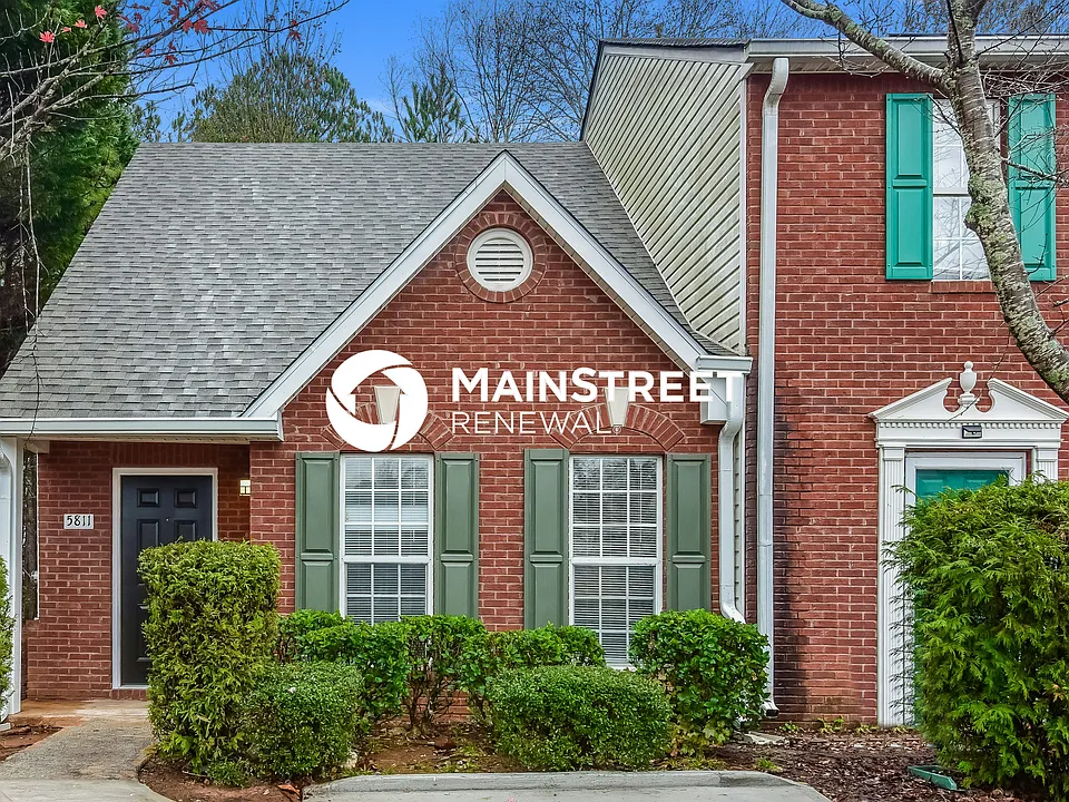 5811 Strathmoor Manor Cir