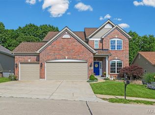 8034 Pinetop Dr, Saint Louis, MO 63129