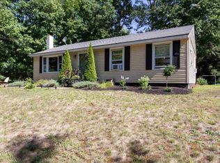 8 Abbey Rd, Raymond, NH 03077
