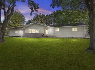 300 E Flanagan Ave, Bear Creek, WI 54922