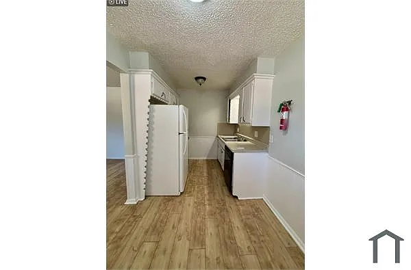 Building Photo - 3317 SW 44th St #8
