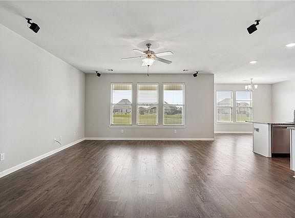 2nd image of 824 Lakeshore Village Dr