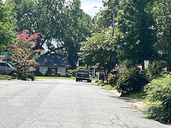 5th image of 3200 Aspendale Ln