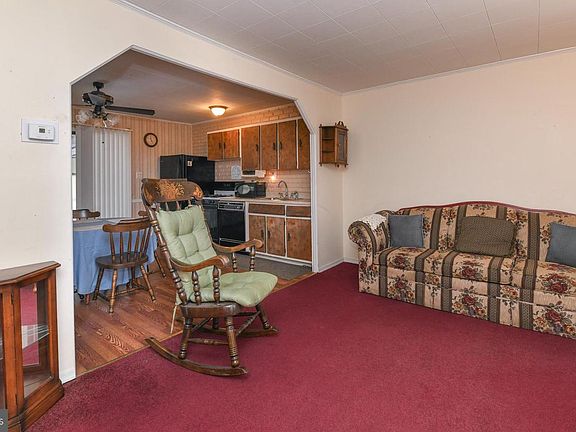 5th image of 592 College Blvd