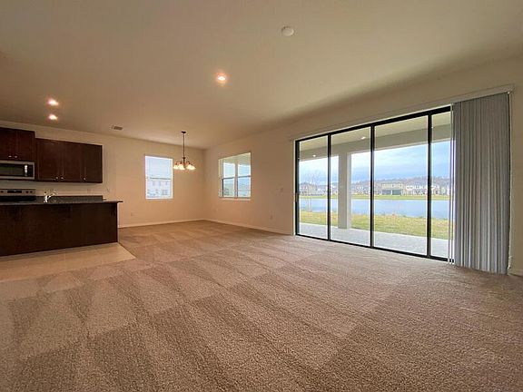 4th image of 2466 Empress Dr