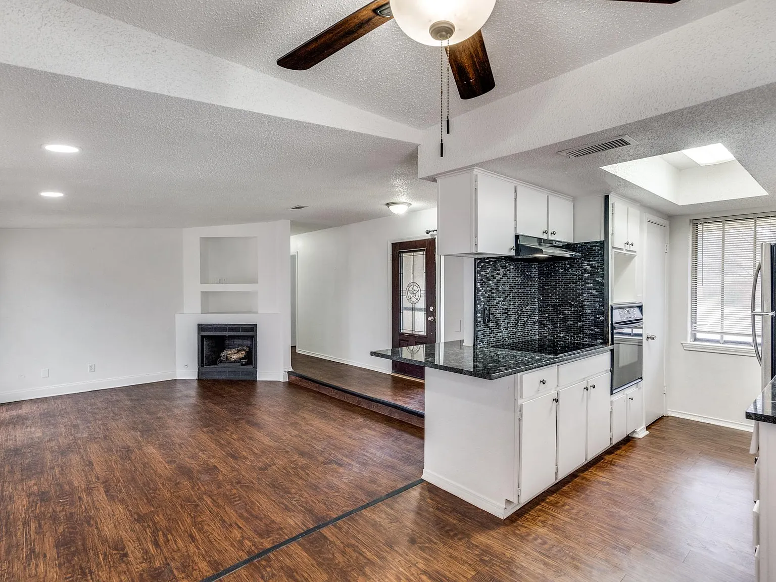 3 bed, 1300 sqft, $1,825 — Photo 2