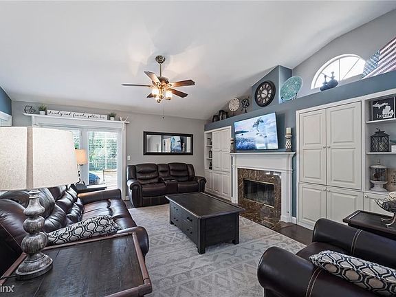 3rd image of 10903 Kenbrook Dr