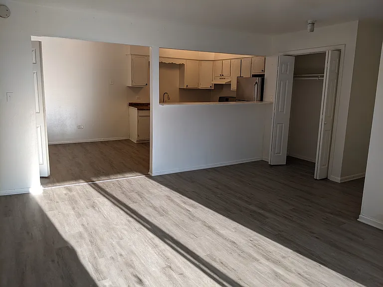 521 S Green Oaks Ct #7 — Photo 3
