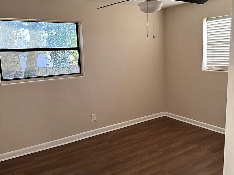 2525 Dean Rd — Photo 10