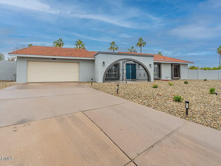 2318 E Lupine Ave — Photo 1