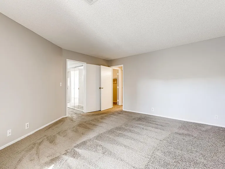 5171 Pioneer Ave #202 — Photo 15