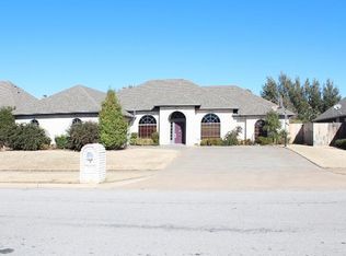 7611 NW Castlerock Pl, Lawton, OK 73505