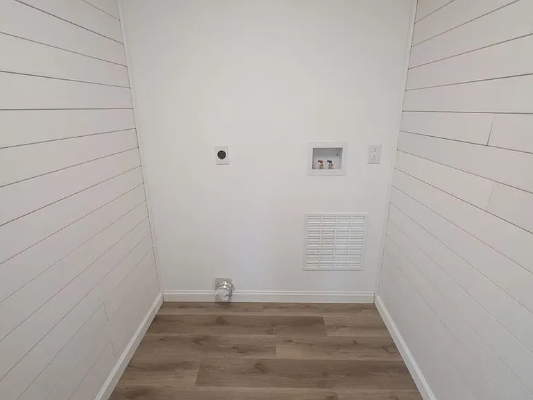 1106 Park Dr — Photo 12