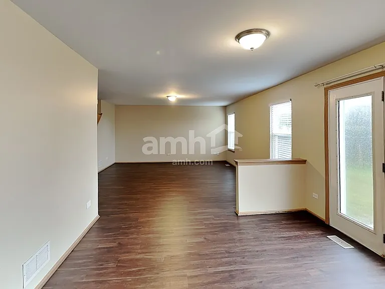 2505 Paradise Cir — Photo 5