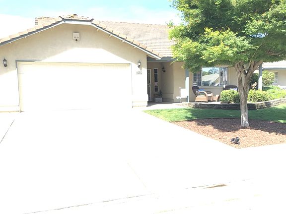 3rd image of 1555 Morgan Dr