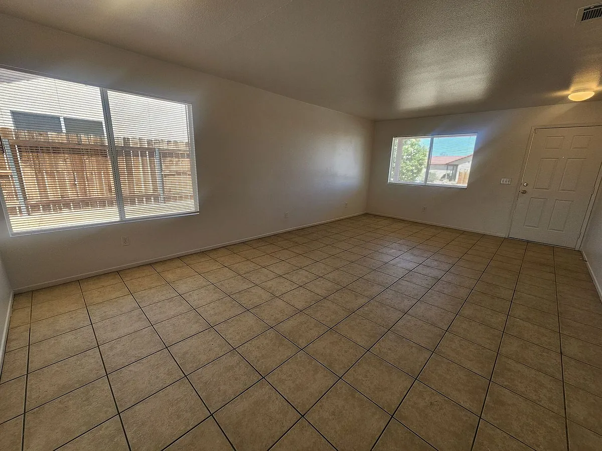 Building Photo - 5930 Regino Ave