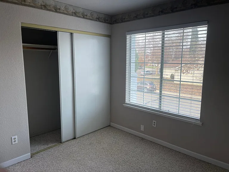 2234 Prestwick St — Photo 10