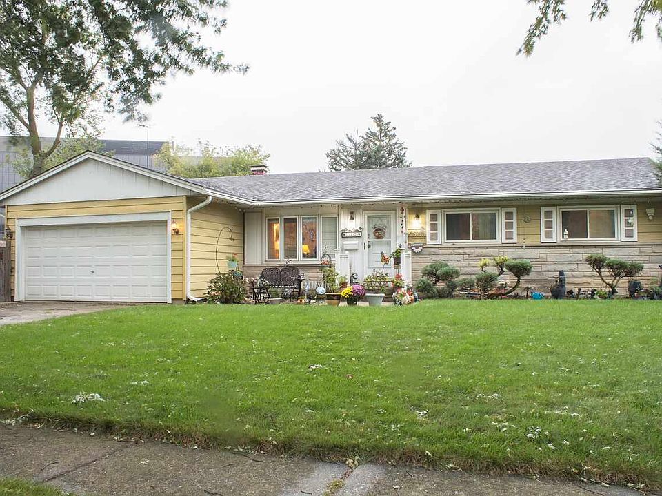 1st image of 1129 Leahy Cir E