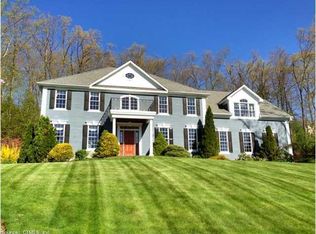 110 Bridgewater Dr, Avon, CT 06001