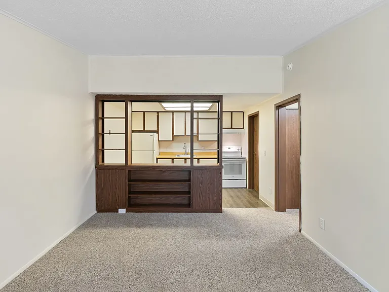 1373 Montgomery Ct — Photo 9