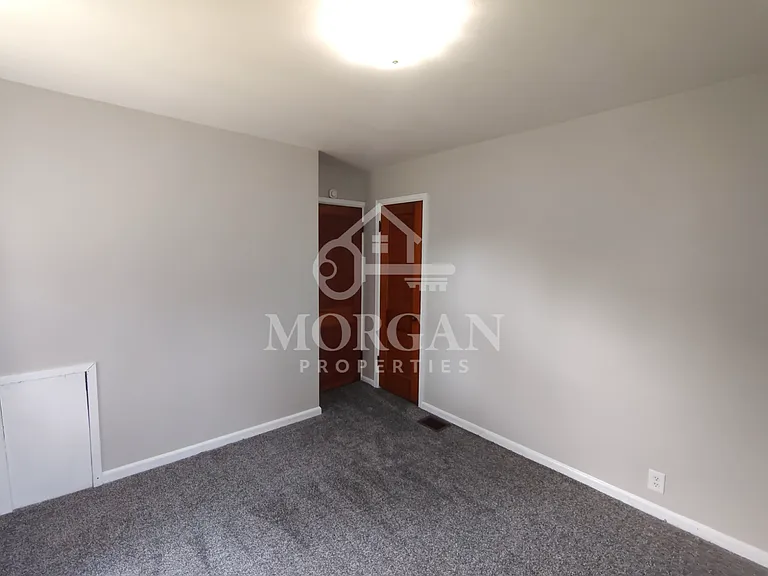 321 W 29th St — Photo 6