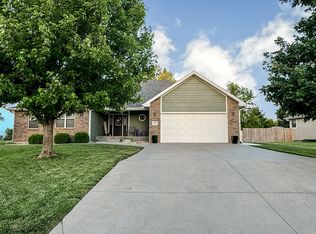 4025 Bald Eagle Dr, Manhattan, KS 66502