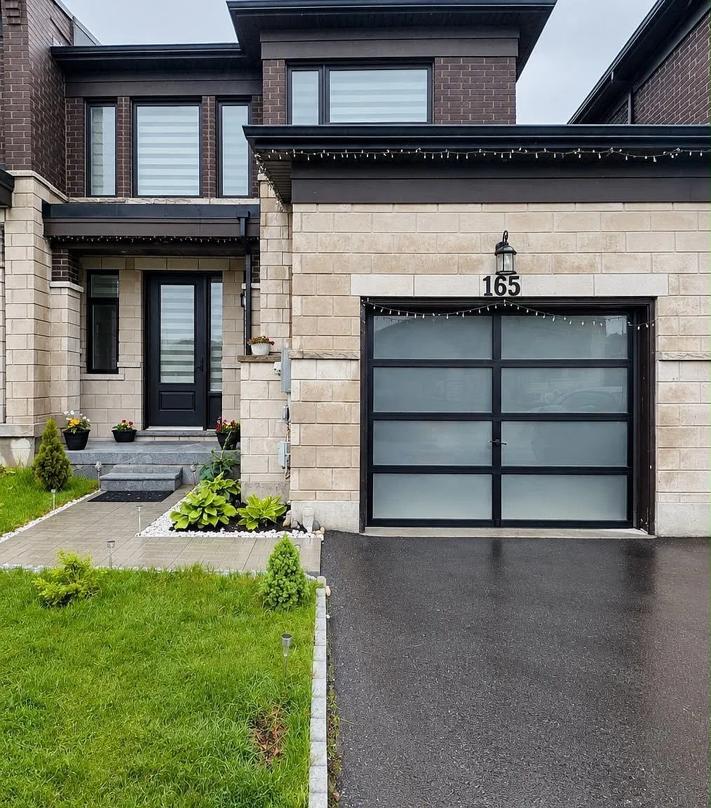 3 bed, $2,450 — Photo 1
