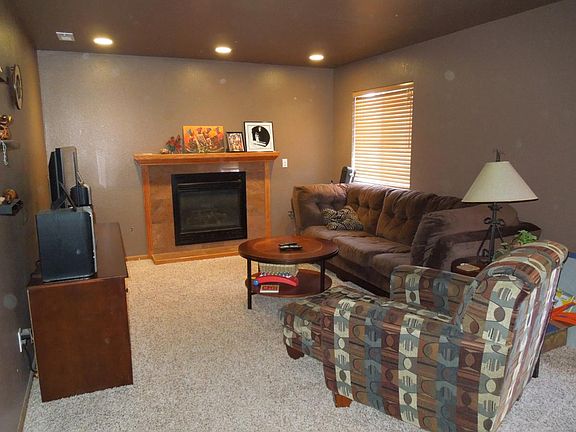 family room w/ gas fireplace