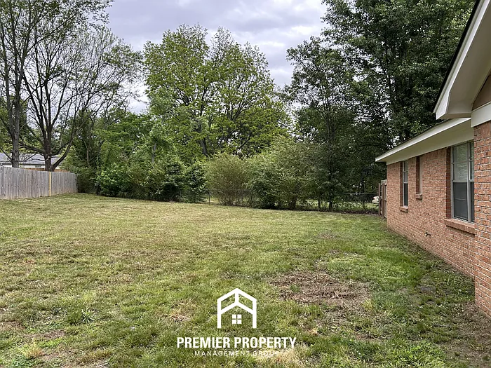 970 Millcreek Pl — Photo 18