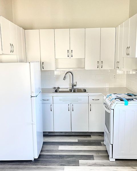 Edmonton Apartment for rent - 2 Bedrooms — photo 14