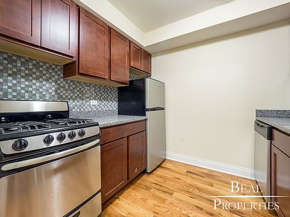 4th image of 555 W Arlington Pl APT 304