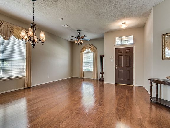 2nd image of 310 Trailwood Dr