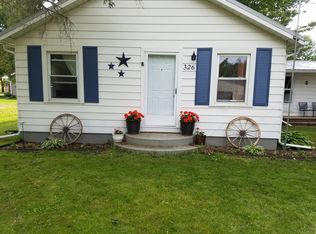 326 5th St, Breckenridge, MI 48615