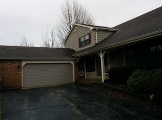 734 Council Hill Rd, East Dundee, IL 60118