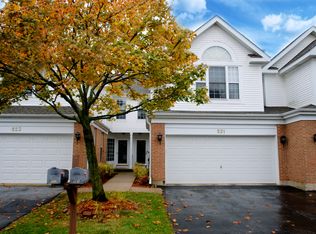 523 Citadel Cir, Westmont, IL 60559