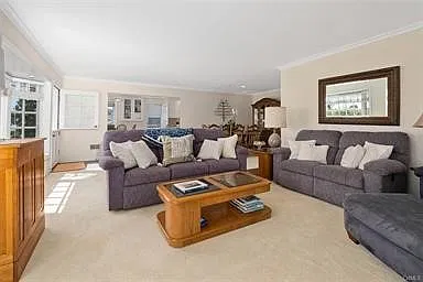 3 bed, 1979 sqft, $10,000 — Photo 3
