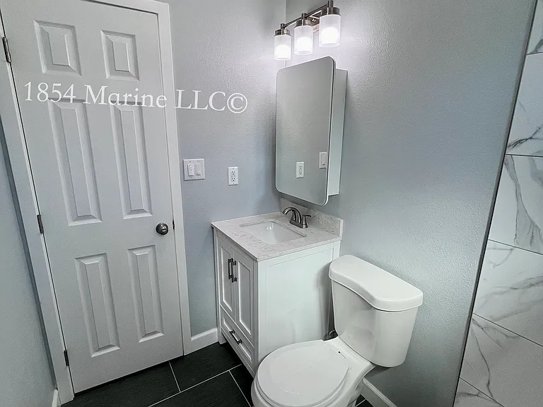 1854 Marine Ave #4 — Photo 6